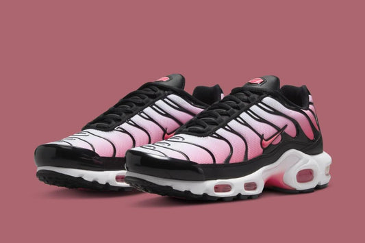 Nike Air Max Plus WMNS “Hot Punch”