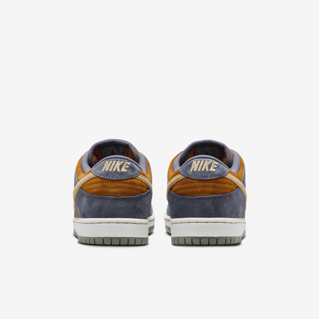 Nike SB Dunk Low “Light Carbon/Monarch”