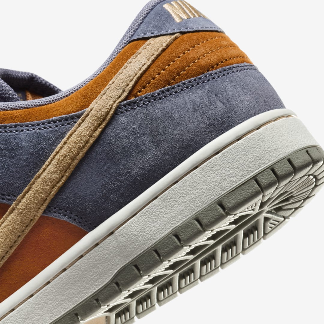 Nike SB Dunk Low “Light Carbon/Monarch”