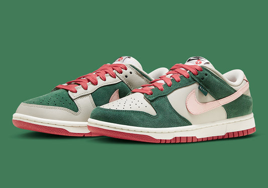 Nike SB Dunk Low "All Petals United"